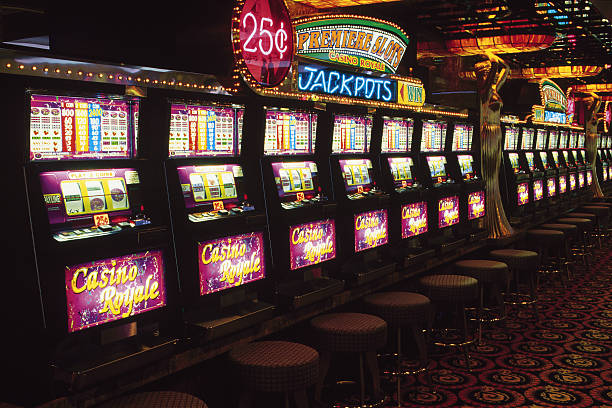Ceme Online table interface on sbc4d live mobile showing dealer and player tiles